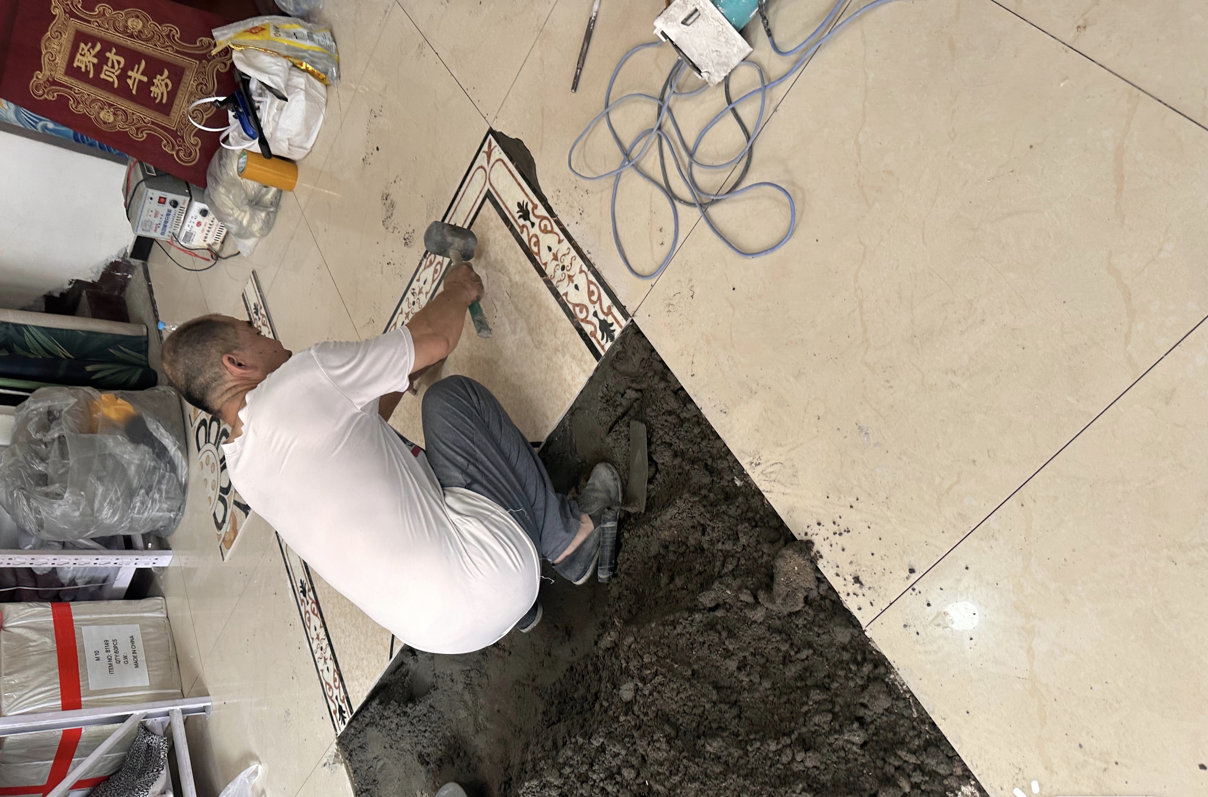 瓷砖师傅工资是贴完给钱吗(贴瓷砖师傅一个月能挣多少钱) 瓷砖师傅工资是贴完给钱吗(贴瓷砖师傅一个月能挣多少钱)